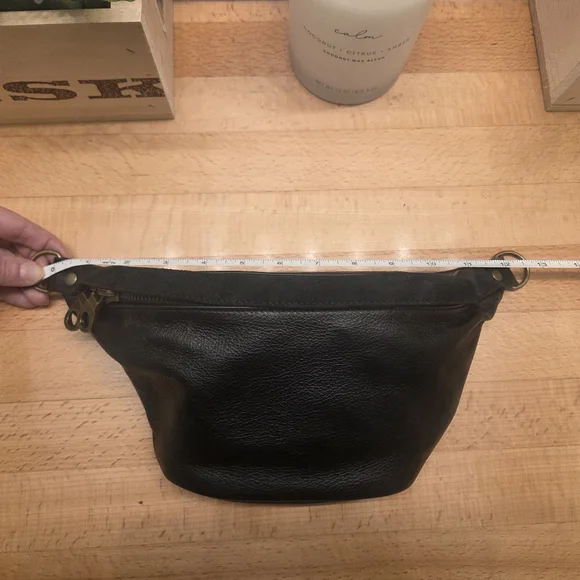 Parker Thatch Cross Your Heart Small Sidekick Sling Bag Black Leather/Suede - Picture 10 of 15